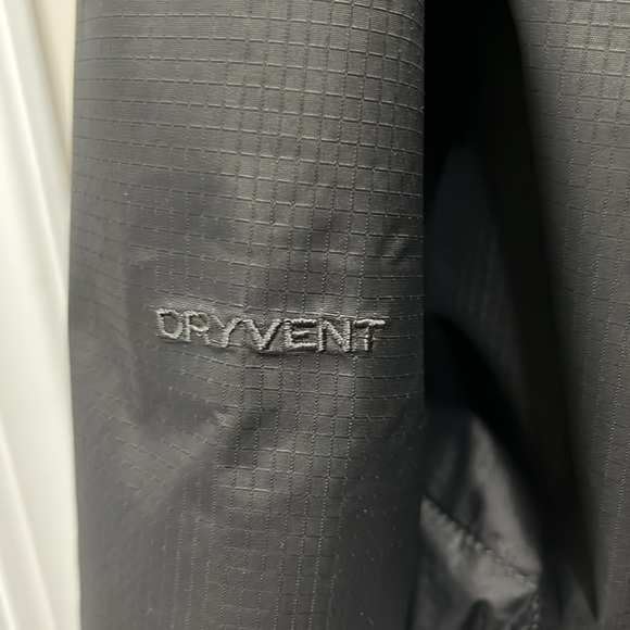 The North Face Windbreaker - Picture 5 of 5